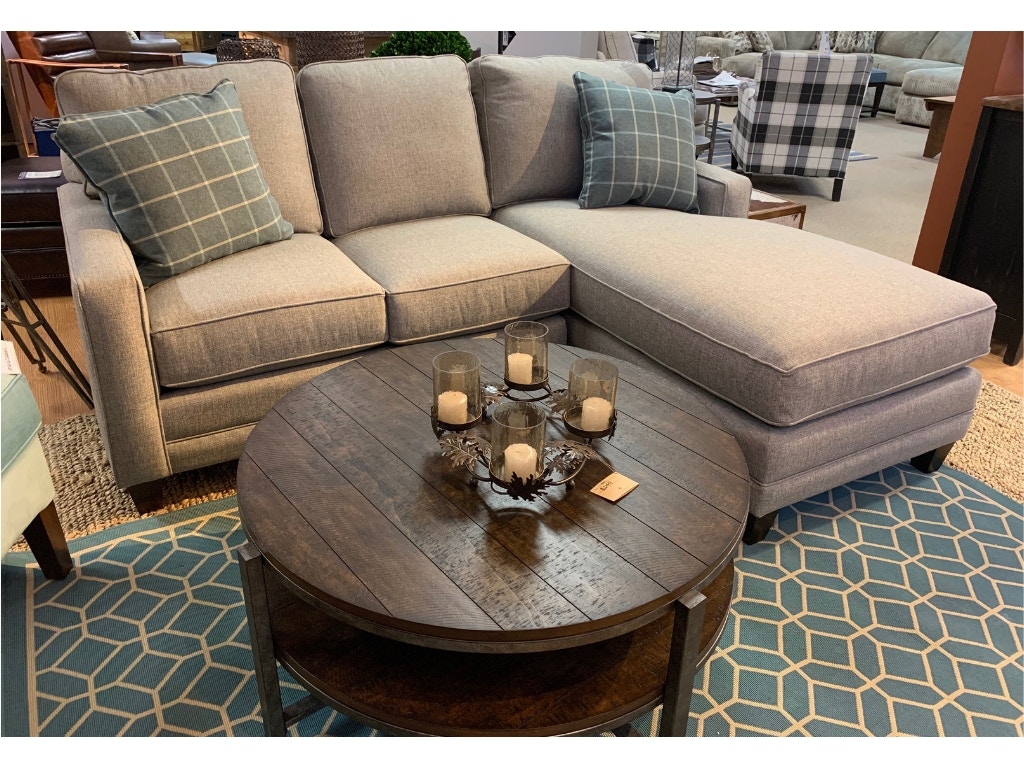 Bassett Living Room Clearance Sectional 800043/8000RCT Bennington